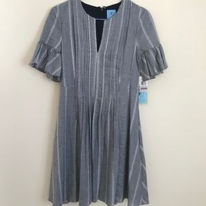 NWT CeCe Black and White V-neck Dress - Size 2